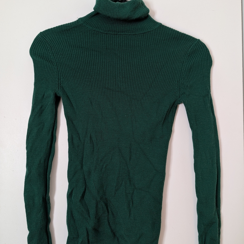 Uniqlo Dark Green Ribbed Turtleneck
